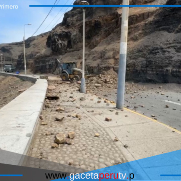 Riesgo en La Herradura: cierran vía de acceso tras caída de rocas