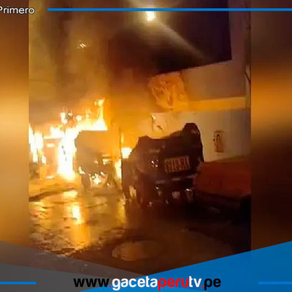 Tres mototaxis se incendian en Chorrillos bajo sospechas