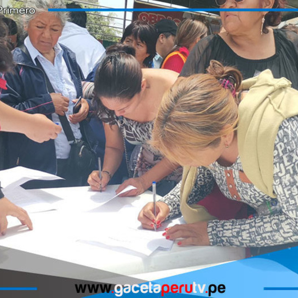 Comerciantes dejan vía pública en Comas voluntariamente