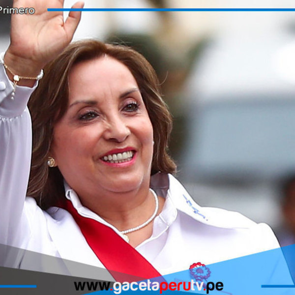 Madres de Ate protestan contra Boluarte con huevos y carteles
