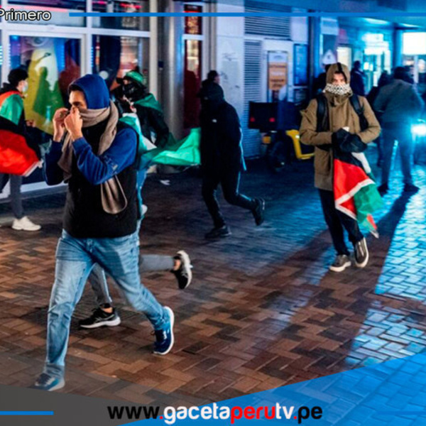 Ámsterdam prohíbe todas las protestas tras ataques antisemitas a aficionados israelíes