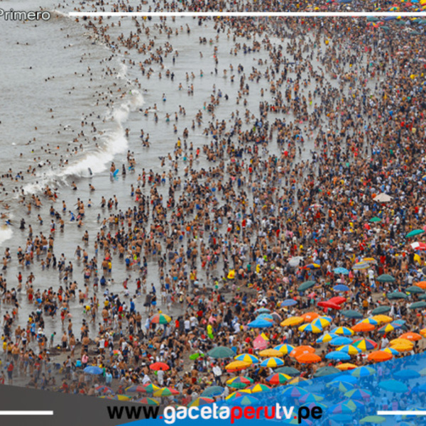 Miles de visitantes disfrutaron el fin de semana en las playas de Miraflores, Barranco y Chorrillos