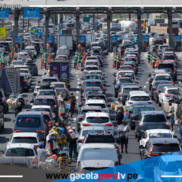 Congestión vehicular en peaje de Villa genera largas filas en la Panamericana Sur