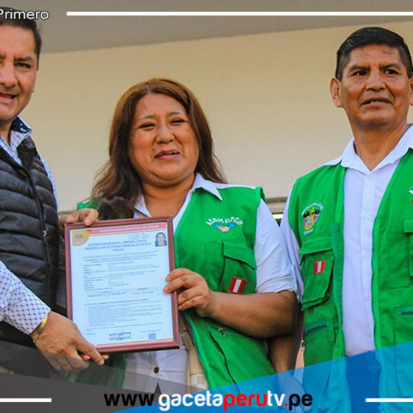 Alcalde Ulises Villegas Rojas premia el esfuerzo de emprendedores con 104 autorizaciones municipales