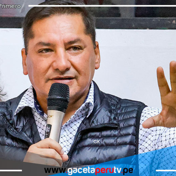 El alcalde Ulises Villegas Rojas da el pistoletazo de salida al nuevo año escolar en colegios privados de Comas