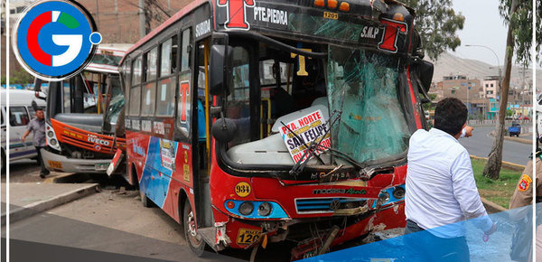 Choque de tres buses causa caos vehicular y múltiples heridos en Comas