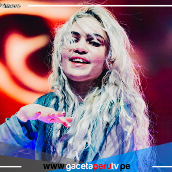 Grimes se disculpa por problemas técnicos en Coachella y promete mejorar