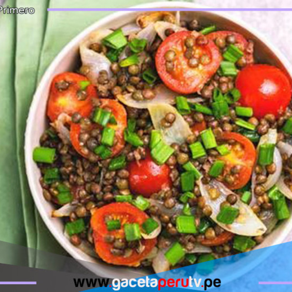 Sal de la rutina preparando esta ensalada de lentejas