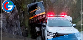 Junín: choque de bus contra cerro deja un muerto y 10 heridos