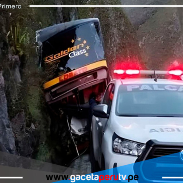 Junín: choque de bus contra cerro deja un muerto y 10 heridos