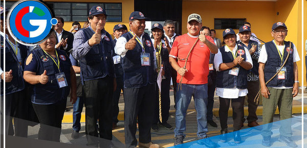 Alcalde de Comas entrega símbolo de poder a Rondas Urbanas para combatir la corrupción