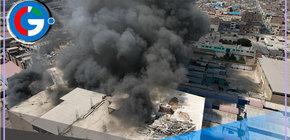 Mujer policía rescató a un hombre atrapado en el incendio en Cercado de Lima