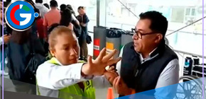 Periodista Adolfo Bolívar es retirado de estación Los Incas del Metropolitano 