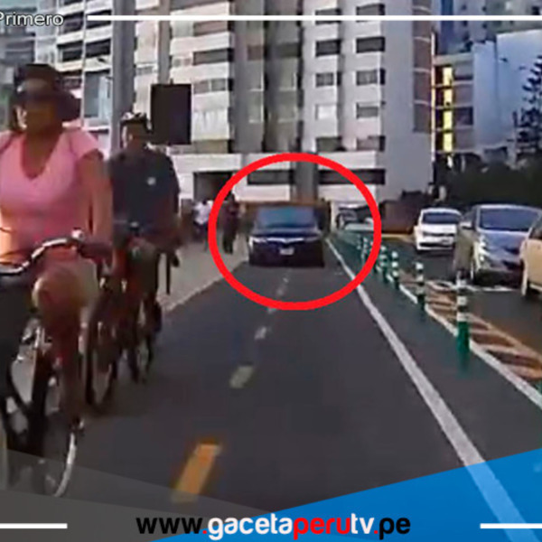 Sancionan a conductora por invadir ciclovía en Miraflores