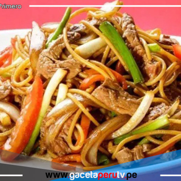 Aprende cómo preparar el clásico Tallarín Saltado