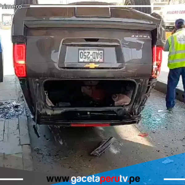 Alcalde Rennán Espinoza protagoniza accidente en la Panamericana Norte