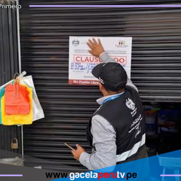 Clausuran tienda que vendía pollos con cucarachas