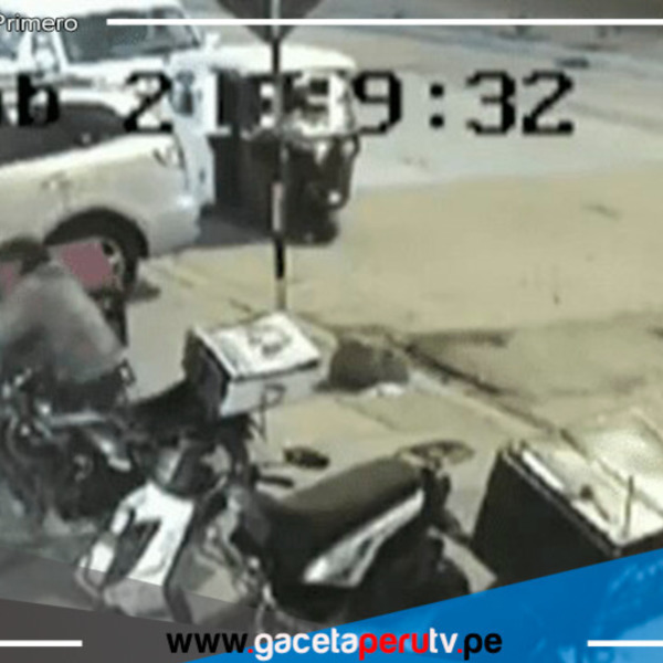 VMT: Disparan a mototaxi con madre e hija menor a bordo