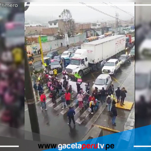 Vecinos de Ancón protestan por constantes accidentes en el km 39 de la Panamericana Norte