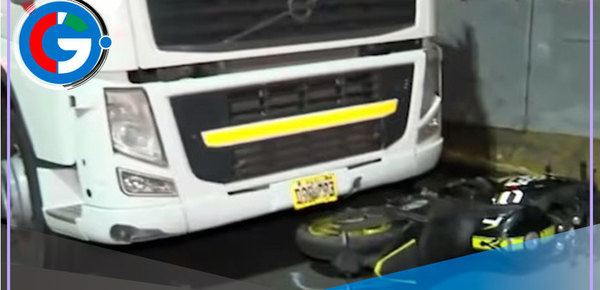 Tráiler embiste a motociclista