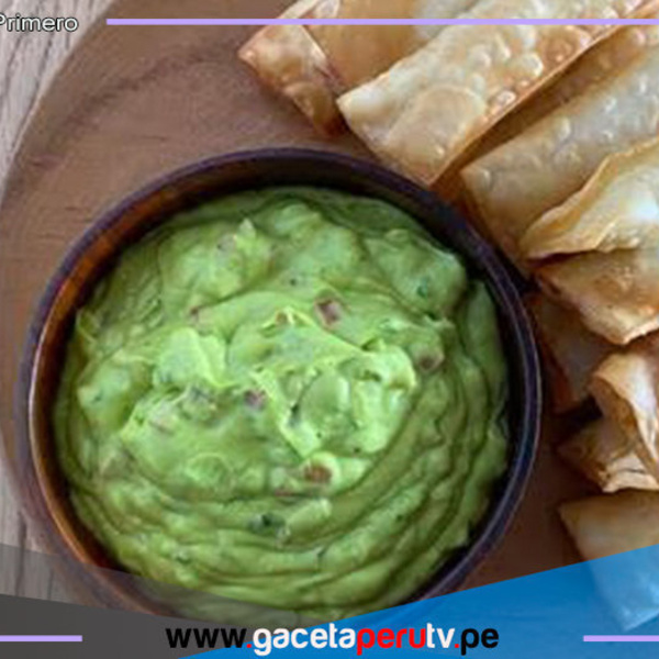 Prepara un rico guacamole con arvejas 