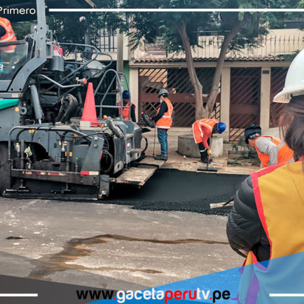 Avanzan Trabajos de Asfaltado en la Urbanización Los Viñedos en Comas