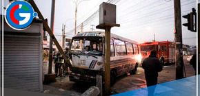 Choque entre cúster y miniván deja 14 heridos de gravedad