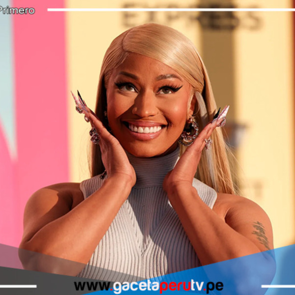 Nicki Minaj brilla en el escenario y recuerda a la Princesa Diana