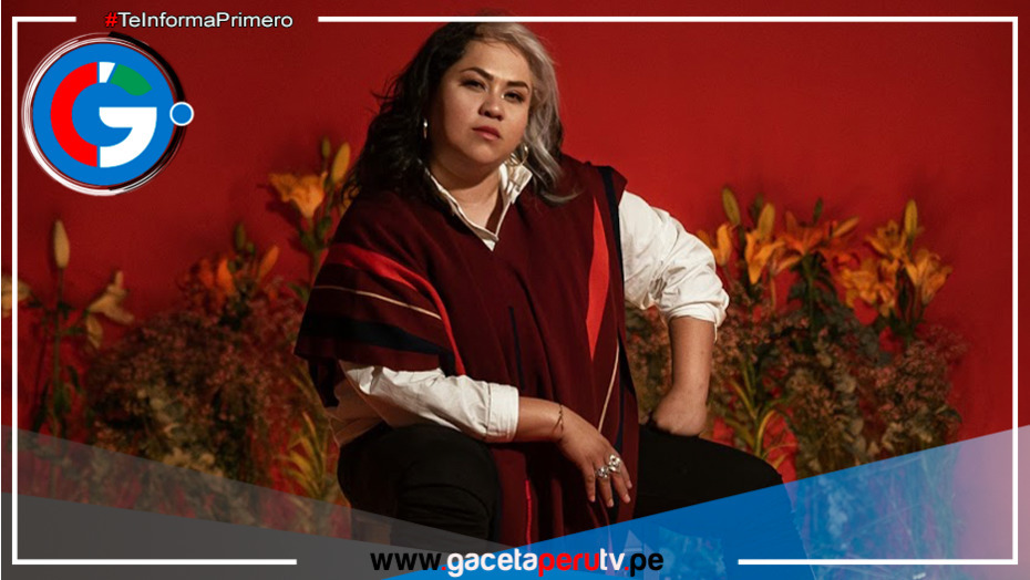 La voz de la canción protesta que clama justicia y sororidad para la próxima presidenta de México a cargo de Vivir Quintana