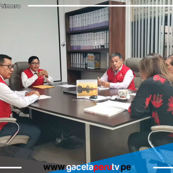 Gerente Municipal de Comas recibe a equipo de Contraloría para auditoría de contrataciones.