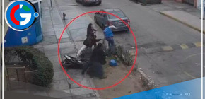 Vecinos frustran robo y prenden fuego a la motocicleta del ladrón