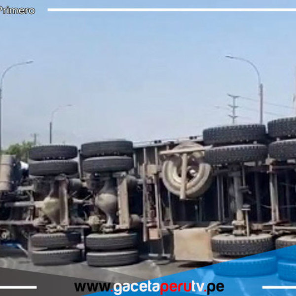 San Borja: Volcadura de tráiler genera congestión vehicular de norte a sur 