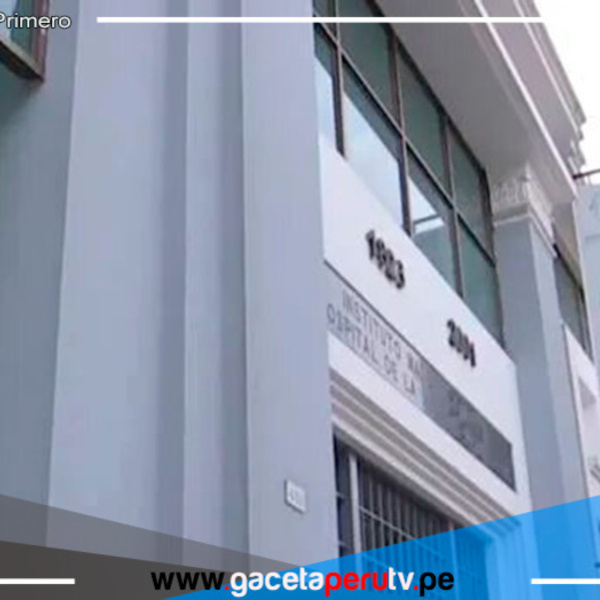 Madre pide ayuda para conseguir incubadoras a bebés gemelas prematuras