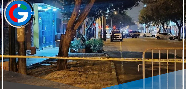 Dejan una granada frente a una bodega