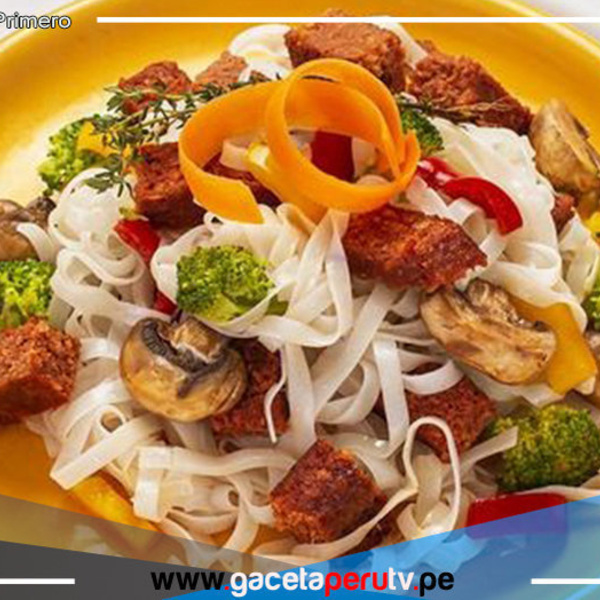 Prepara una deliciosa pasta con verduras en salsa oriental