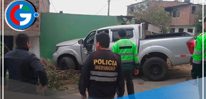 Asesinan a hombre dentro de su camioneta en Comas