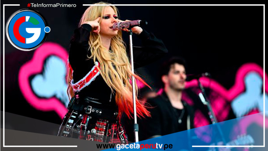 Avril Lavigne conquista Glastonbury tras más de dos décadas de espera