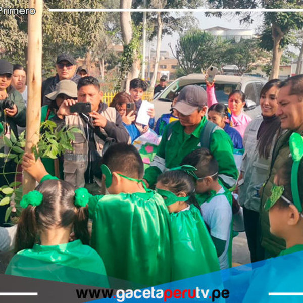 Alcalde Ulises Villegas lidera plantación de ocho mil árboles en Comas