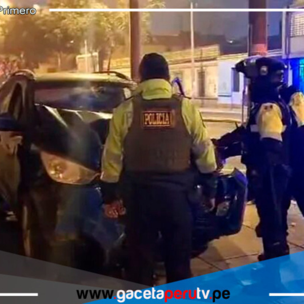 Lince: Conductor se queda dormido y choca contra un poste 