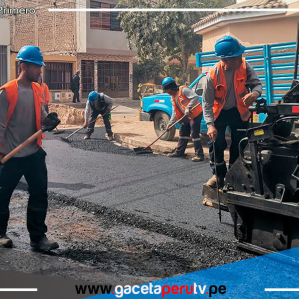 Inician colocación de asfalto en Chacra Cerro - Comas