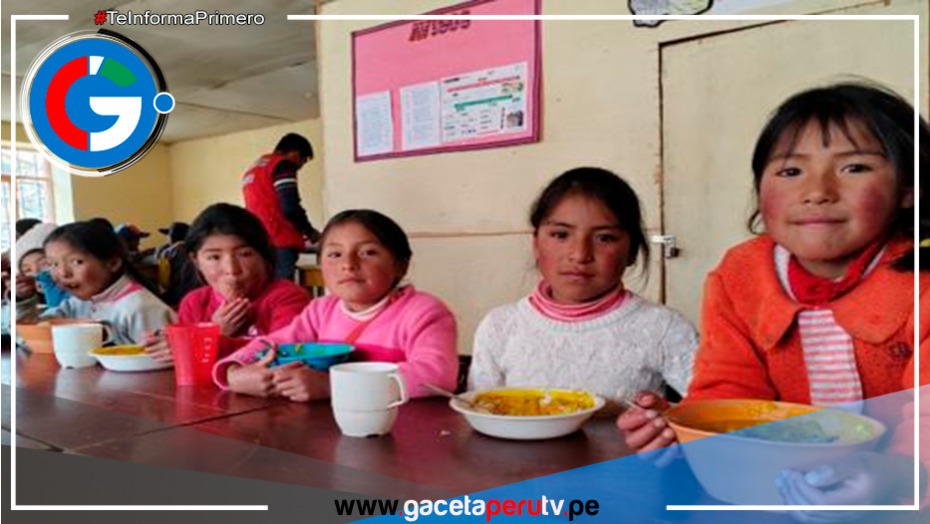 Escolares de Arequipa reciben alimentos calientes y nutritivos