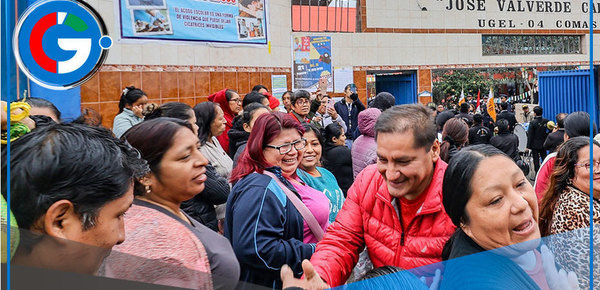 Alcalde de Comas visita colegios y promueve desfile cívico escolar