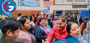 Alcalde de Comas visita colegios y promueve desfile cívico escolar