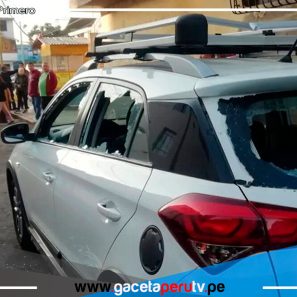 Ate Vitarte: Enfrentamientos entre barristas dejan 15 autos destrozados
