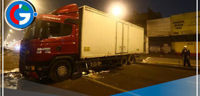 Camión choca con una vivienda en La Victoria