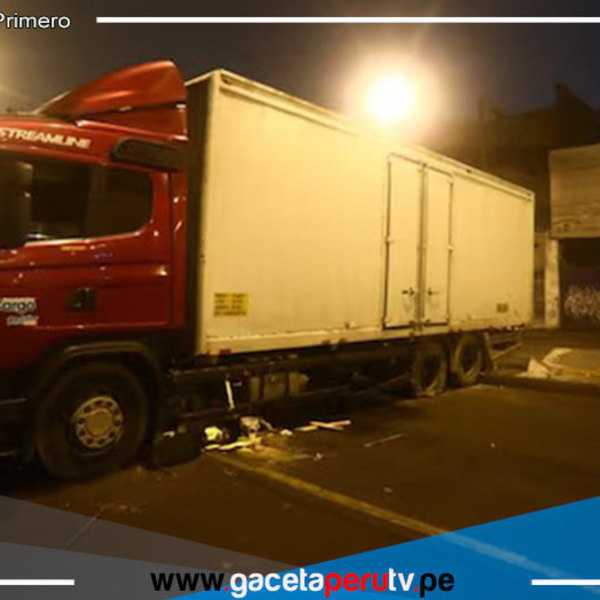Camión choca con una vivienda en La Victoria