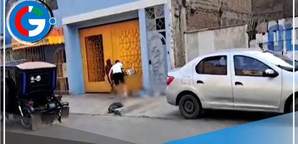 Una muchedumbre de personas mató a un hombre