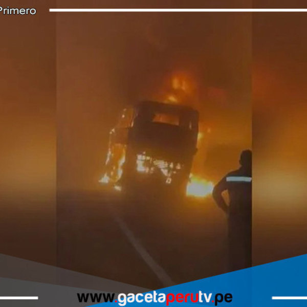 Bus se incendia en la variante de Pasamayo