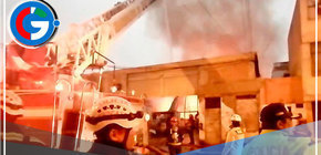 En Breña se registra incendio en depósito de productos inflamables