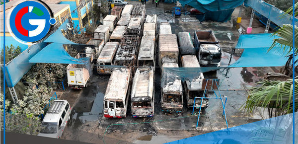 Incendio consume 25 buses en Independencia